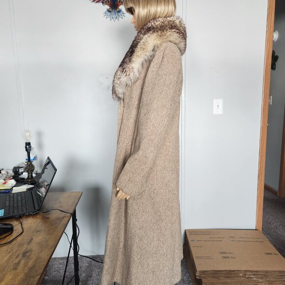 #718 Medium wool blend/ lamb fur coat - Picture 4 of 5